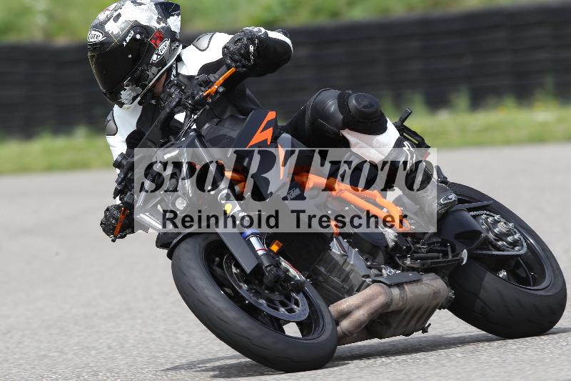 Archiv-2025/10 23.04.2025 Cornu Master School ADR/rot-rouge/38